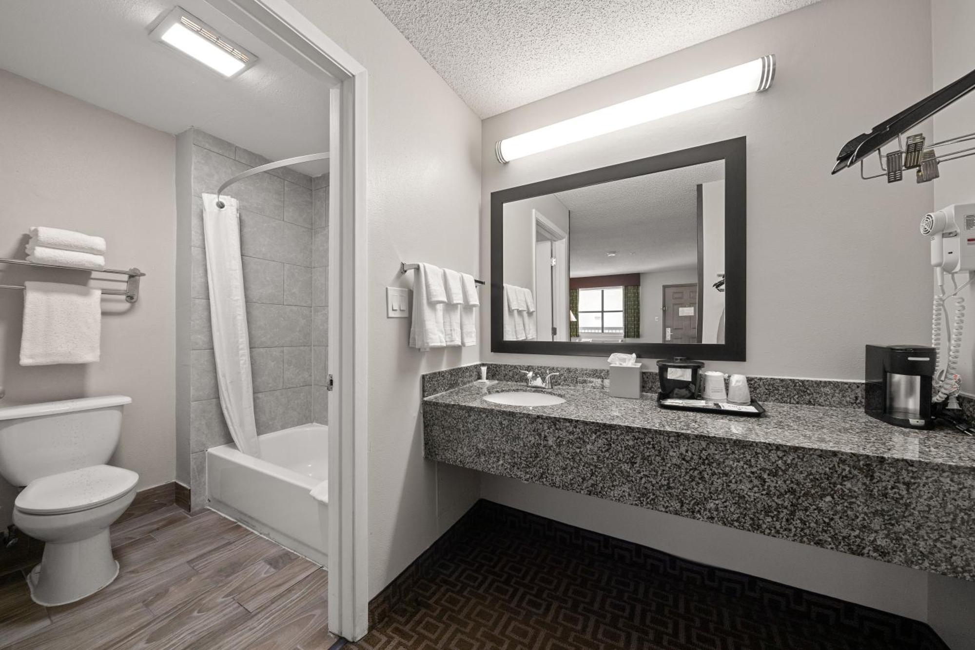 Days Inn By Wyndham Round Rock Esterno foto
