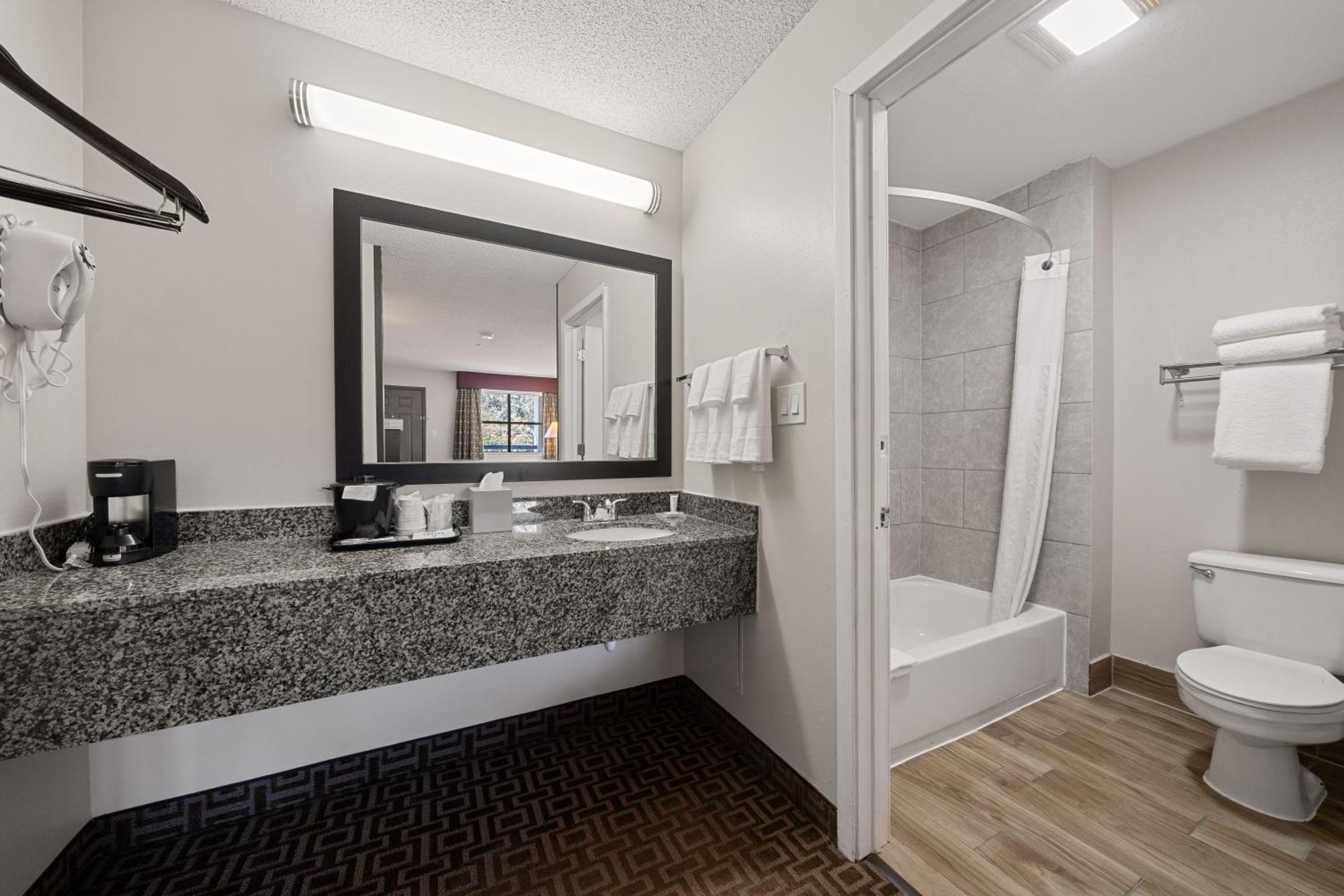 Days Inn By Wyndham Round Rock Esterno foto