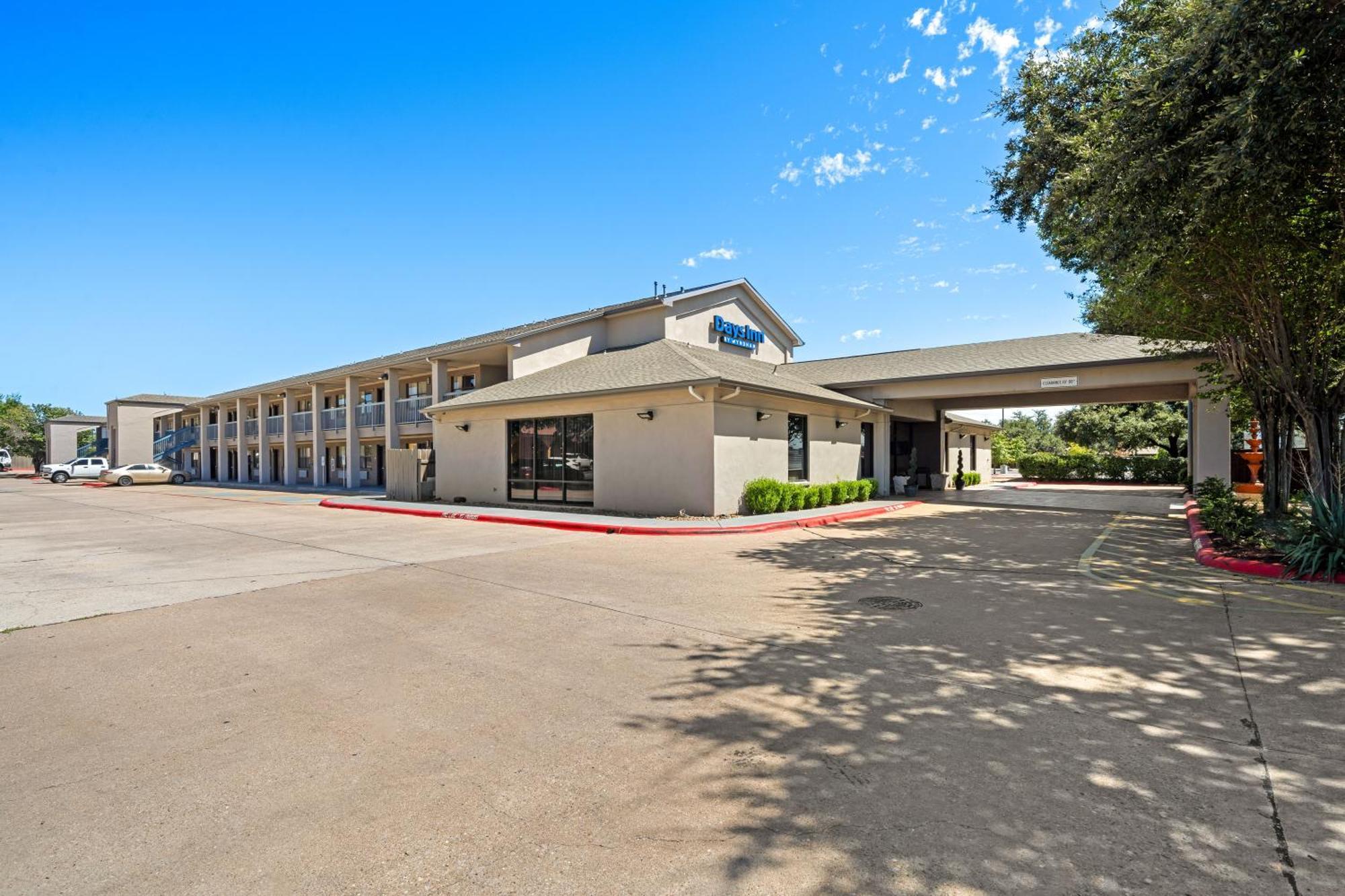 Days Inn By Wyndham Round Rock Esterno foto