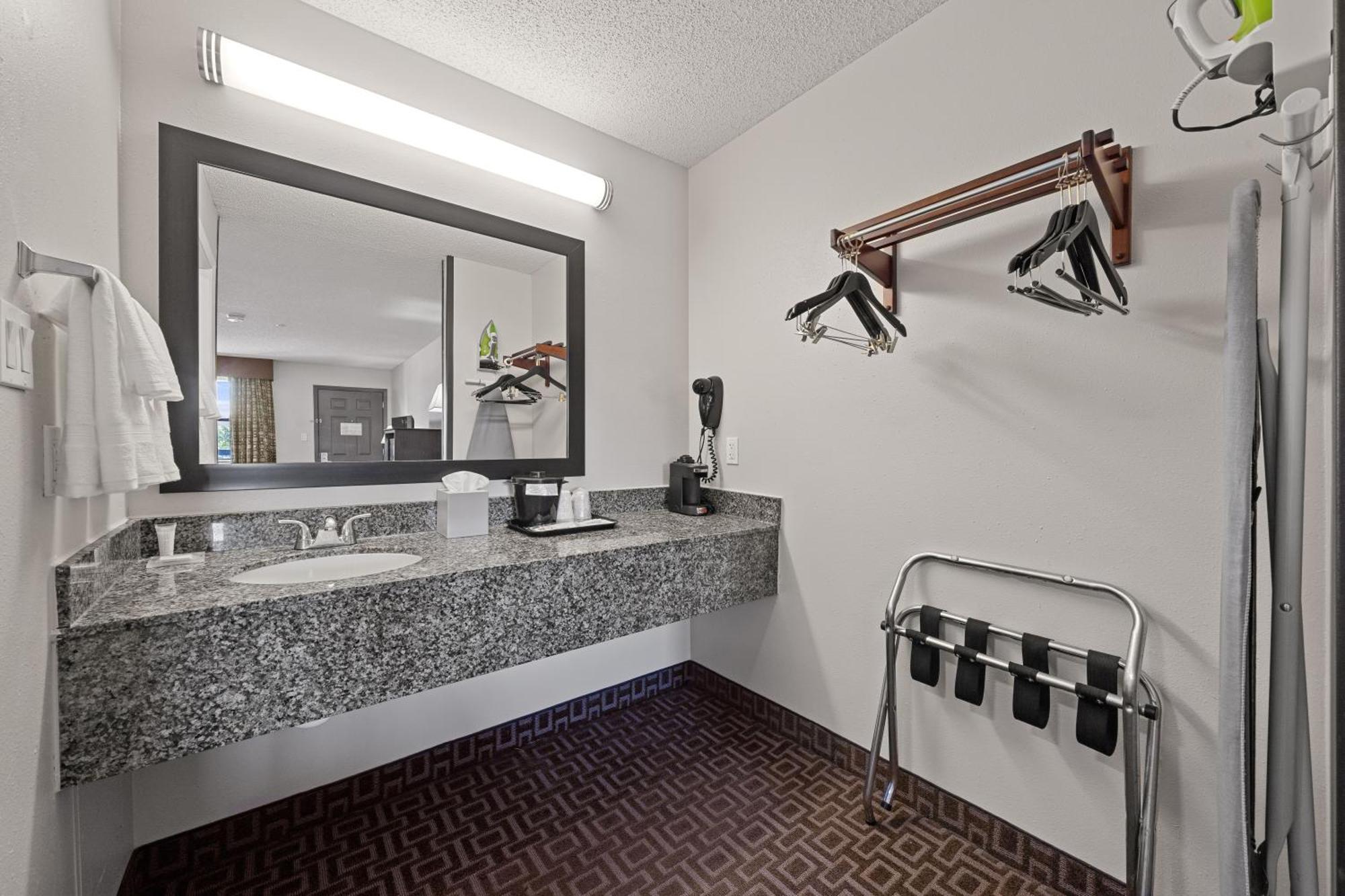 Days Inn By Wyndham Round Rock Esterno foto