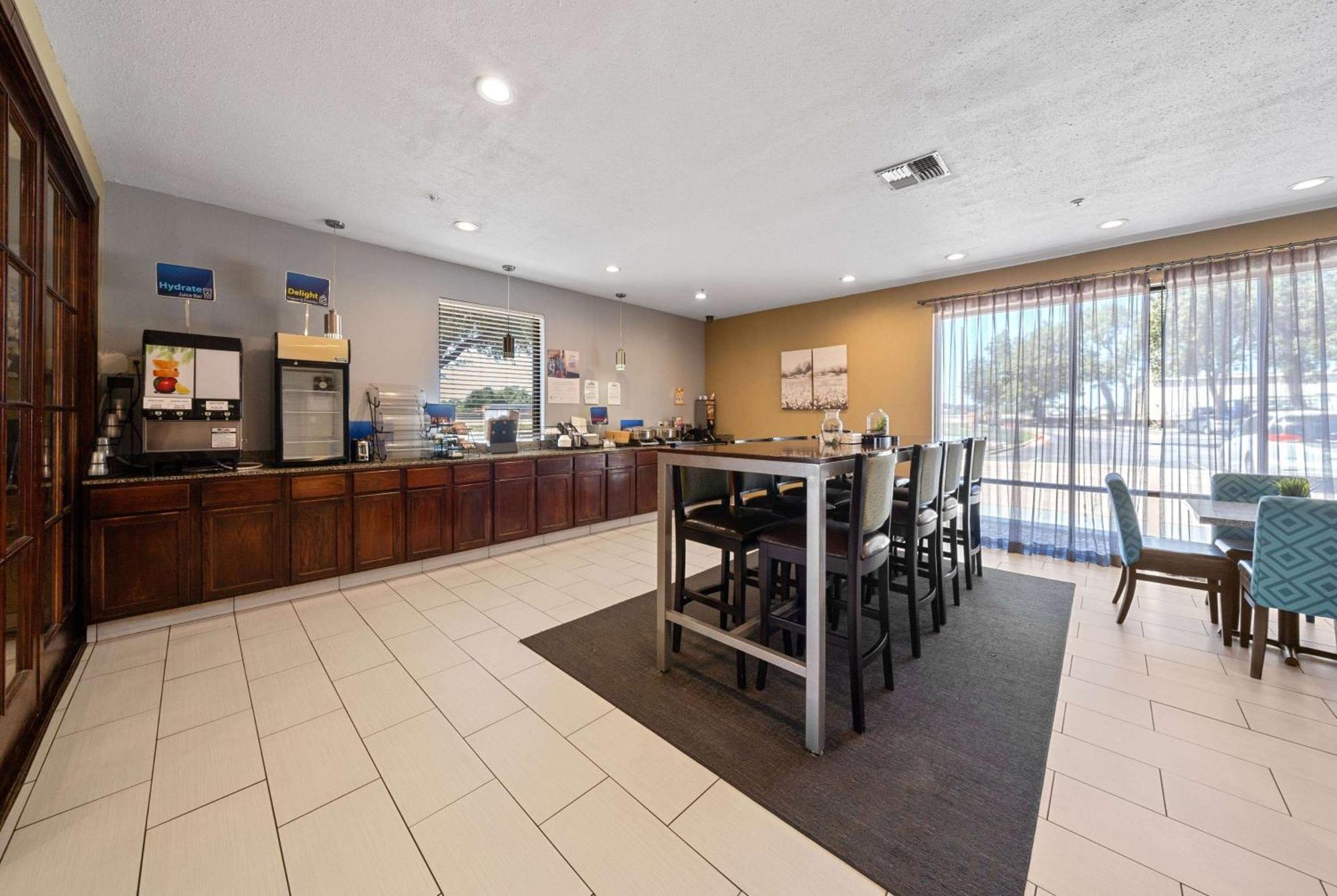 Days Inn By Wyndham Round Rock Esterno foto