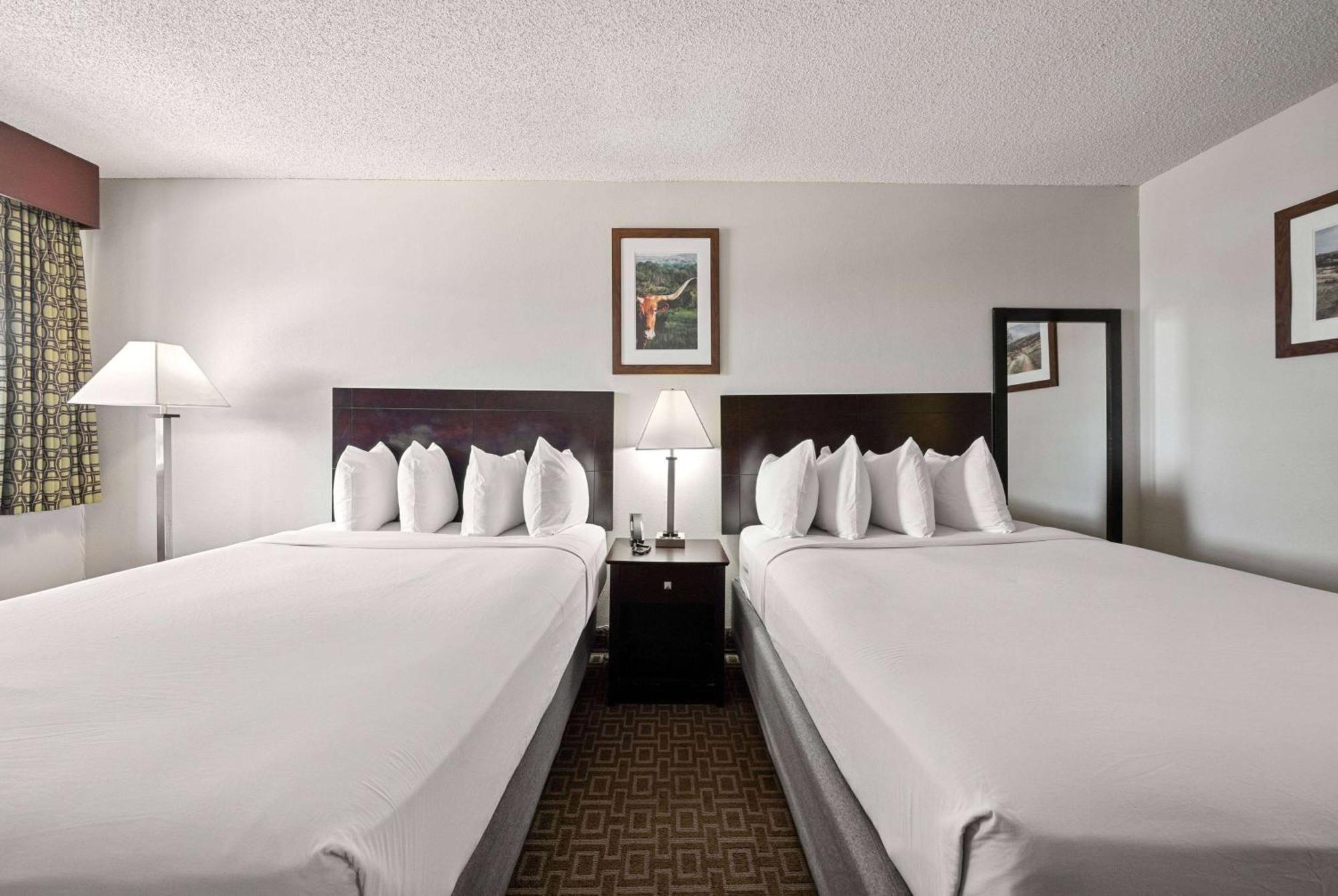 Days Inn By Wyndham Round Rock Esterno foto