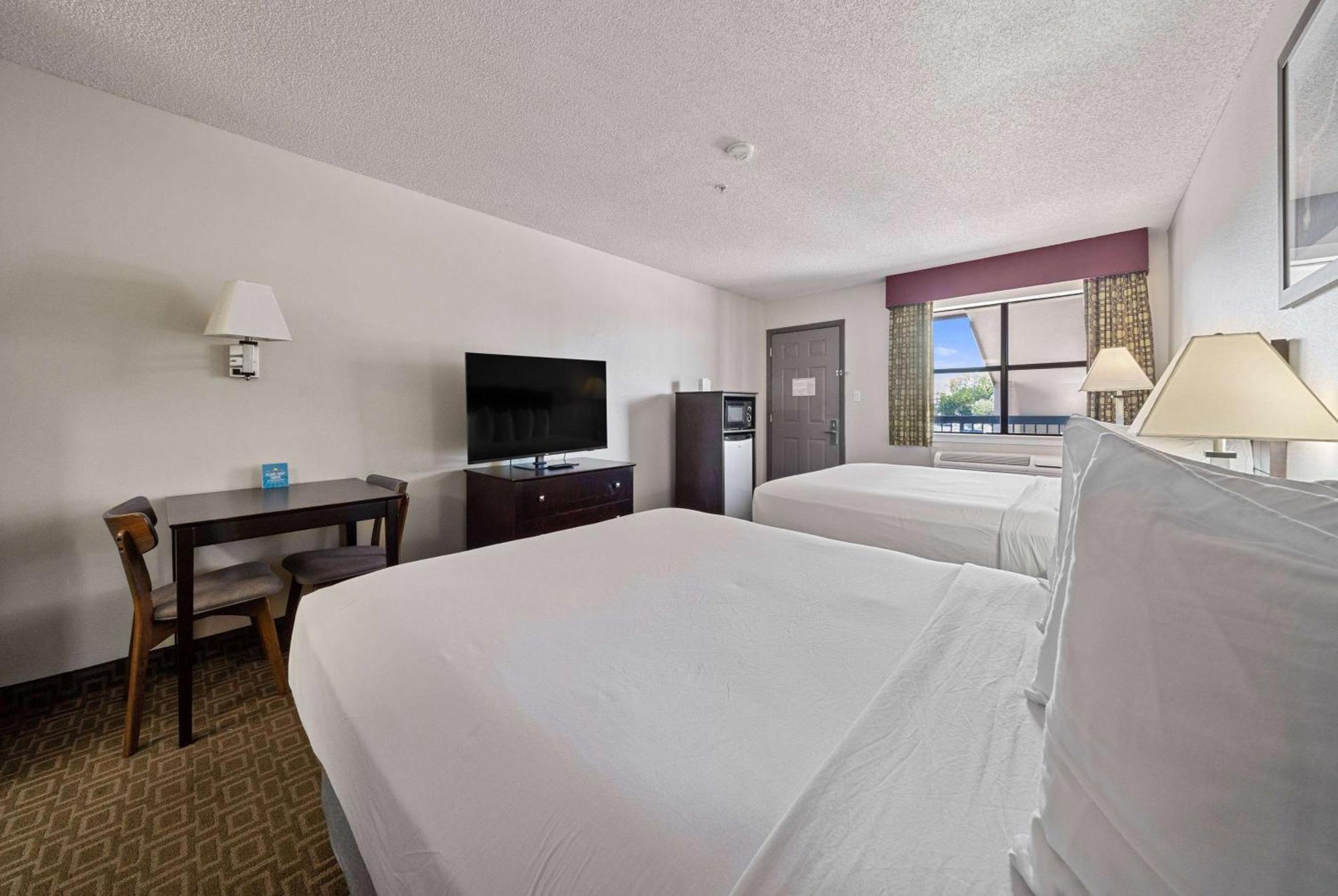 Days Inn By Wyndham Round Rock Esterno foto