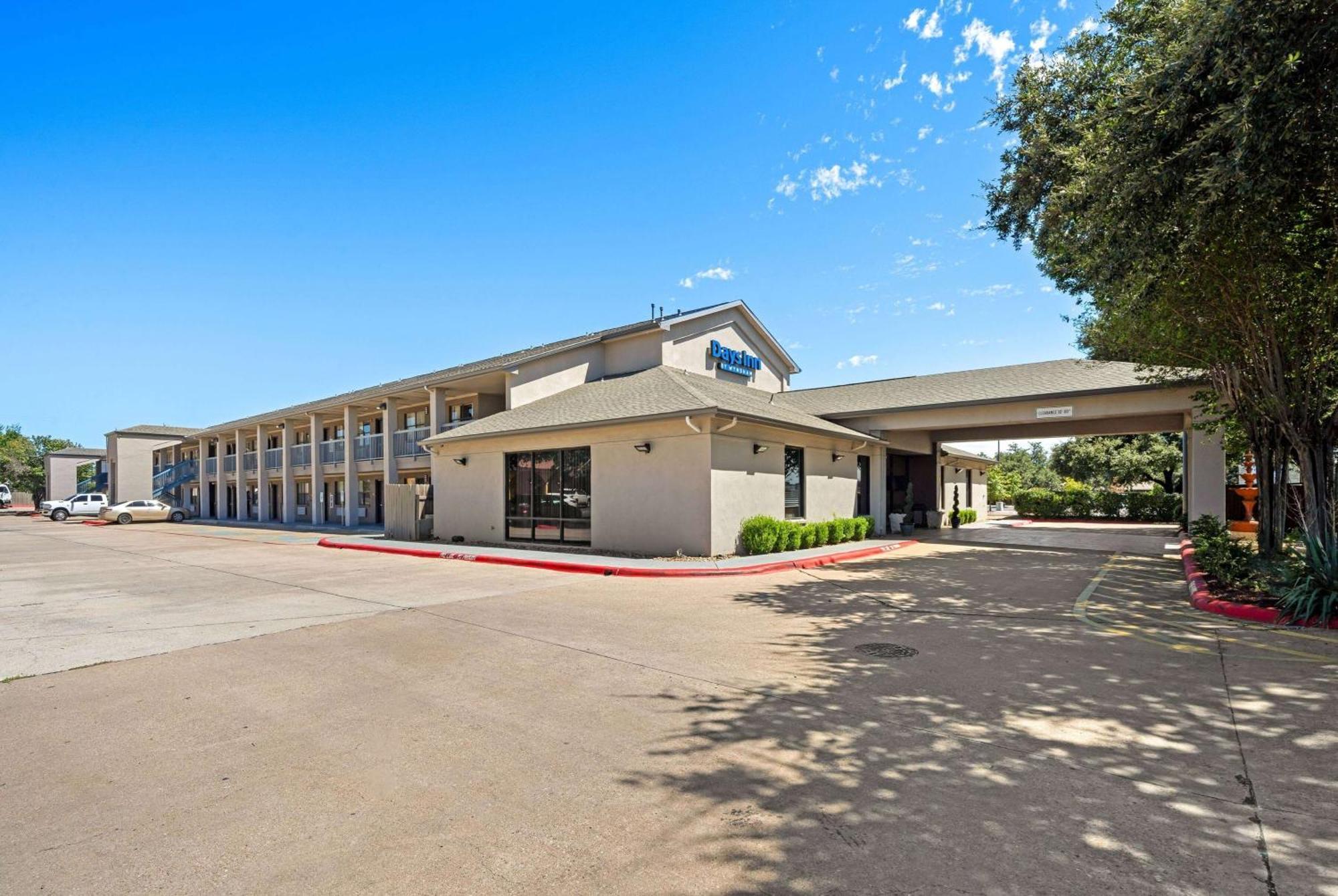 Days Inn By Wyndham Round Rock Esterno foto