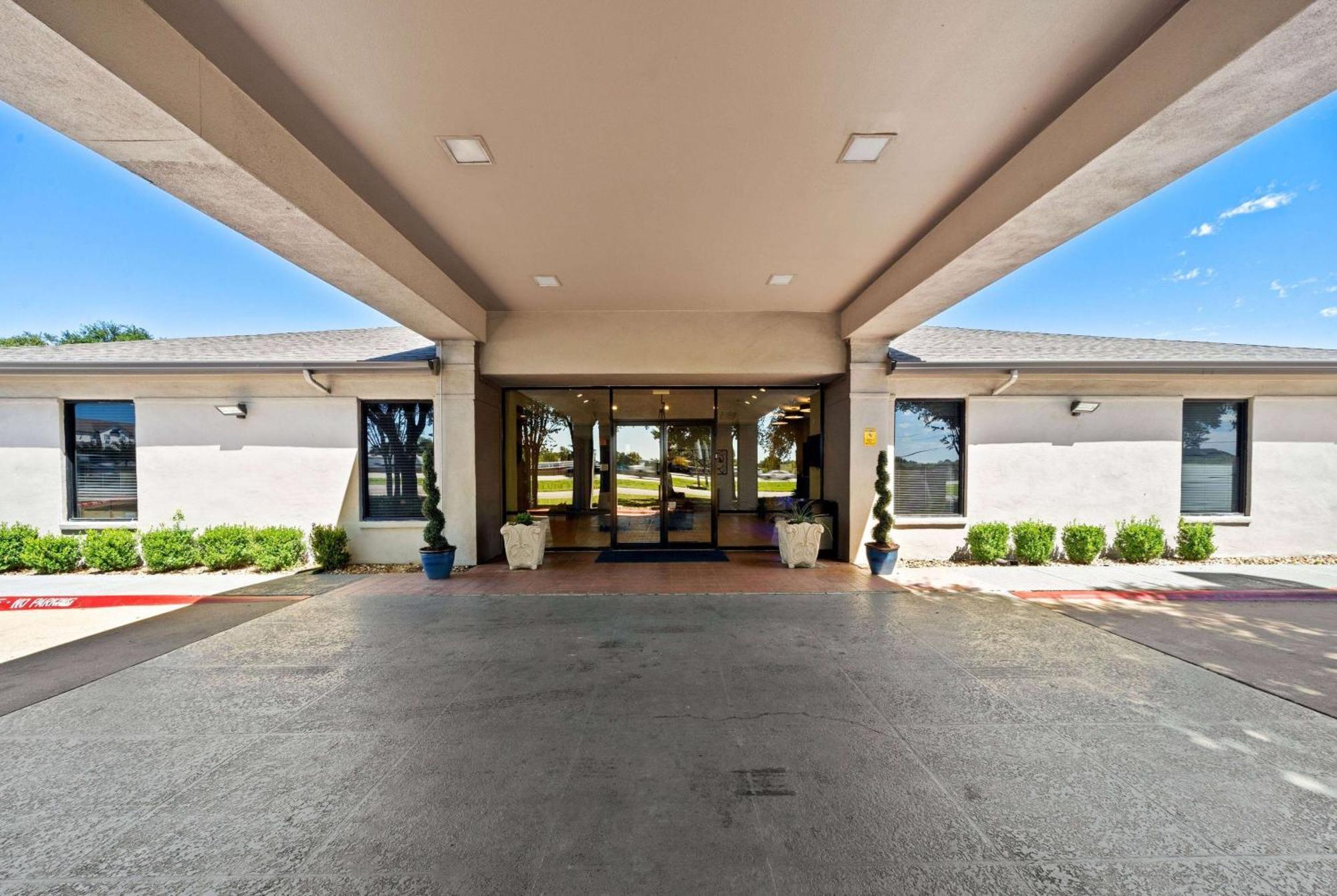 Days Inn By Wyndham Round Rock Esterno foto