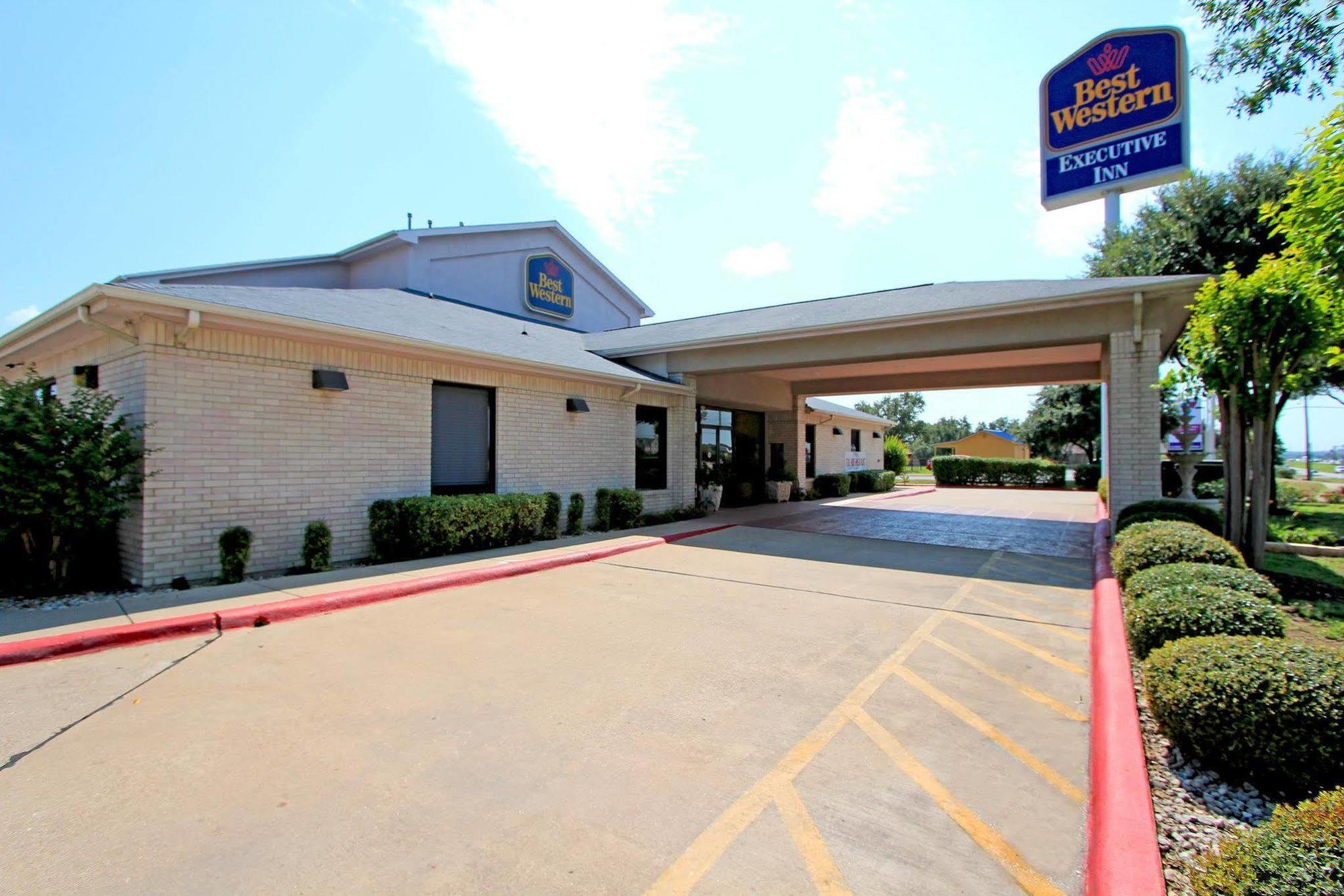 Days Inn By Wyndham Round Rock Esterno foto